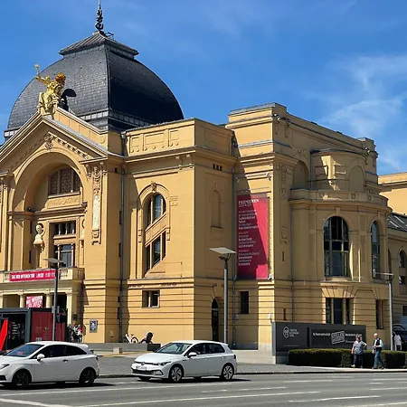 Bauhaus Design-luxus Apartment, 20er Jahre Stil, Garten